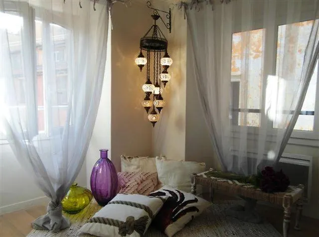 Charming Corner Abode With Castle Views Apartment Nice