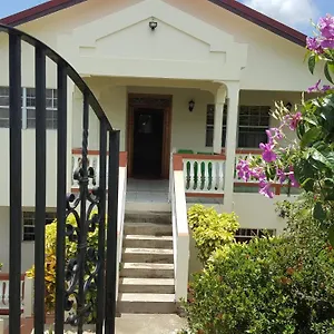 delightful-4bed-modern-villa-with-wifi.comcaribbean.com/