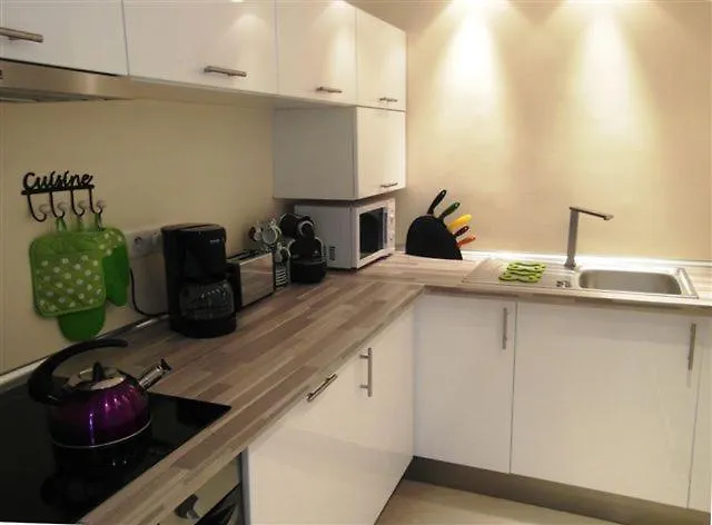 Charming Corner Abode With Castle Views Apartment Nice